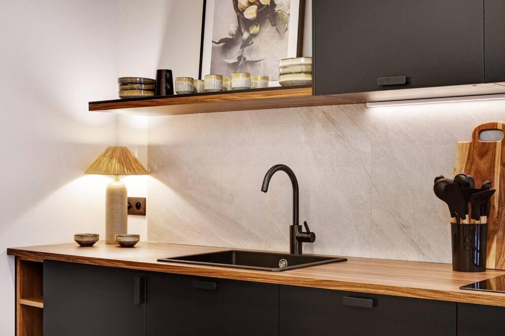 De Luxe 2bdr/7p - Louvre/tuileries Apartamento *